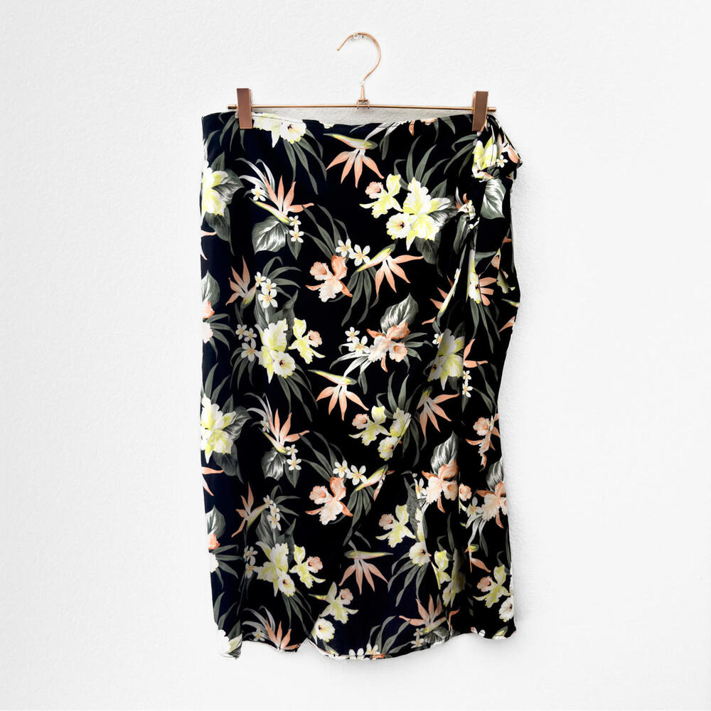 NEW H&M Satin Black Tropical‎ Floral Faux Wrap Skirt Size 16